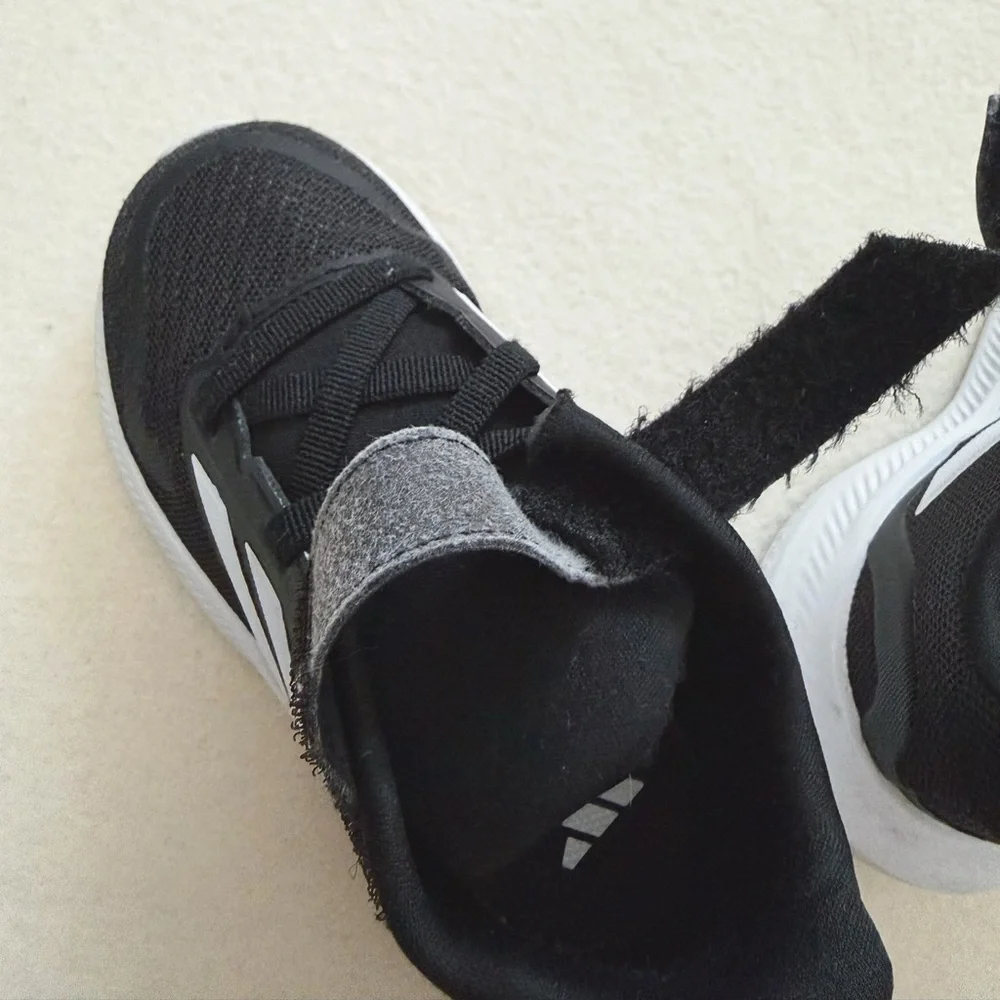 Adidas Runfalcon 5 Kids Black White Cloudfoam Sneakers Easy On Shoes Trainer 7 - Picture 10 of 16